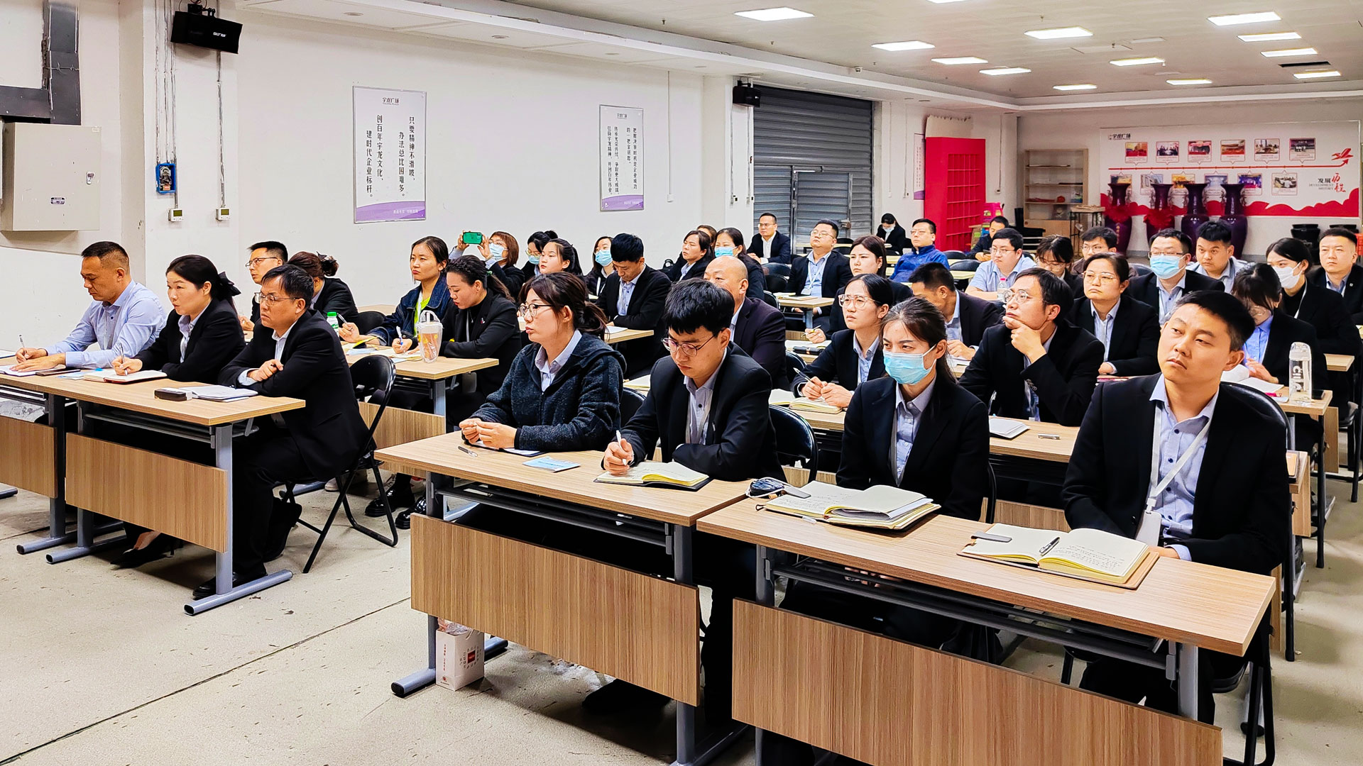 百貨公司：抓培訓(xùn)，促提升圖二.jpg